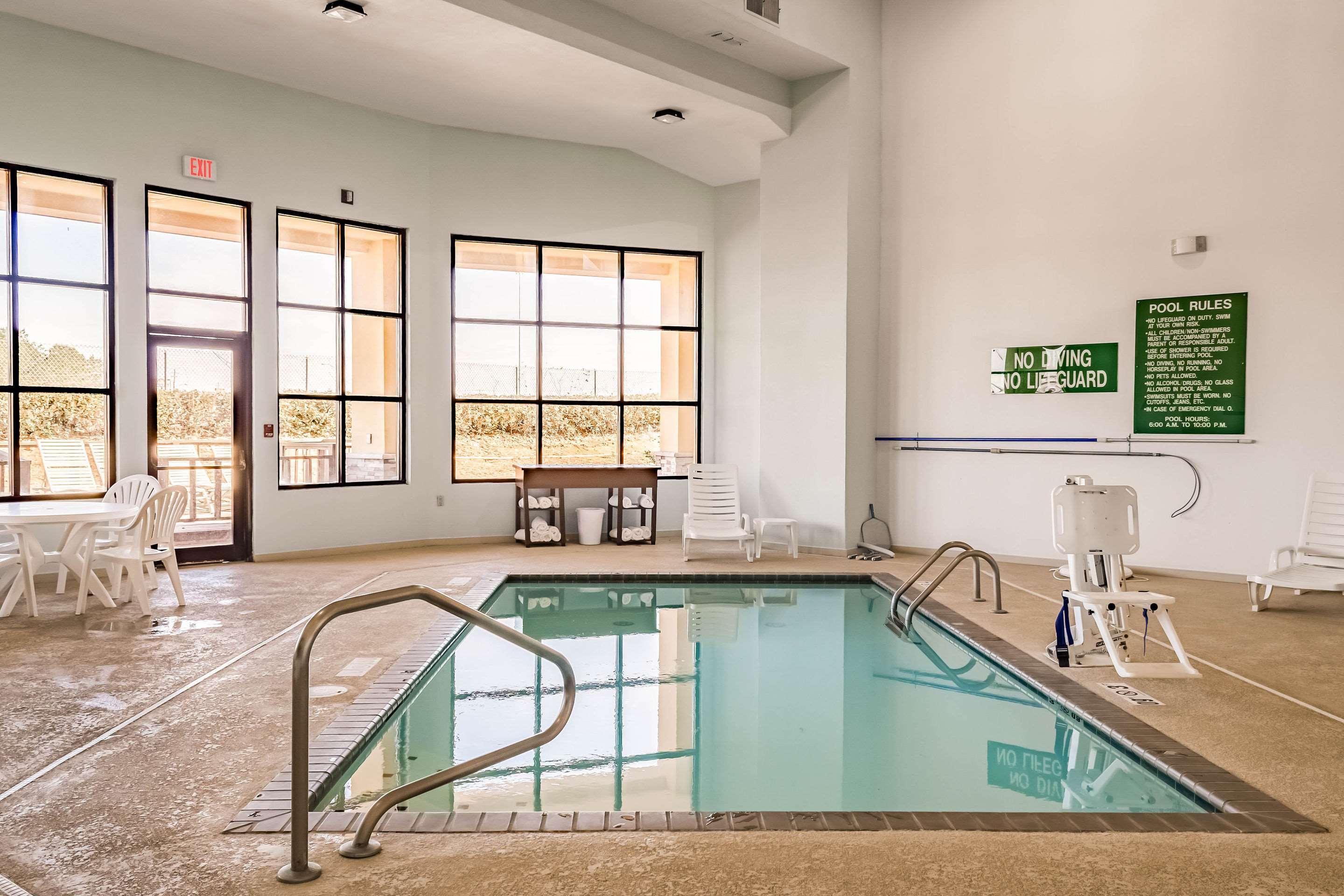 Comfort Suites Hattiesburg Exterior photo