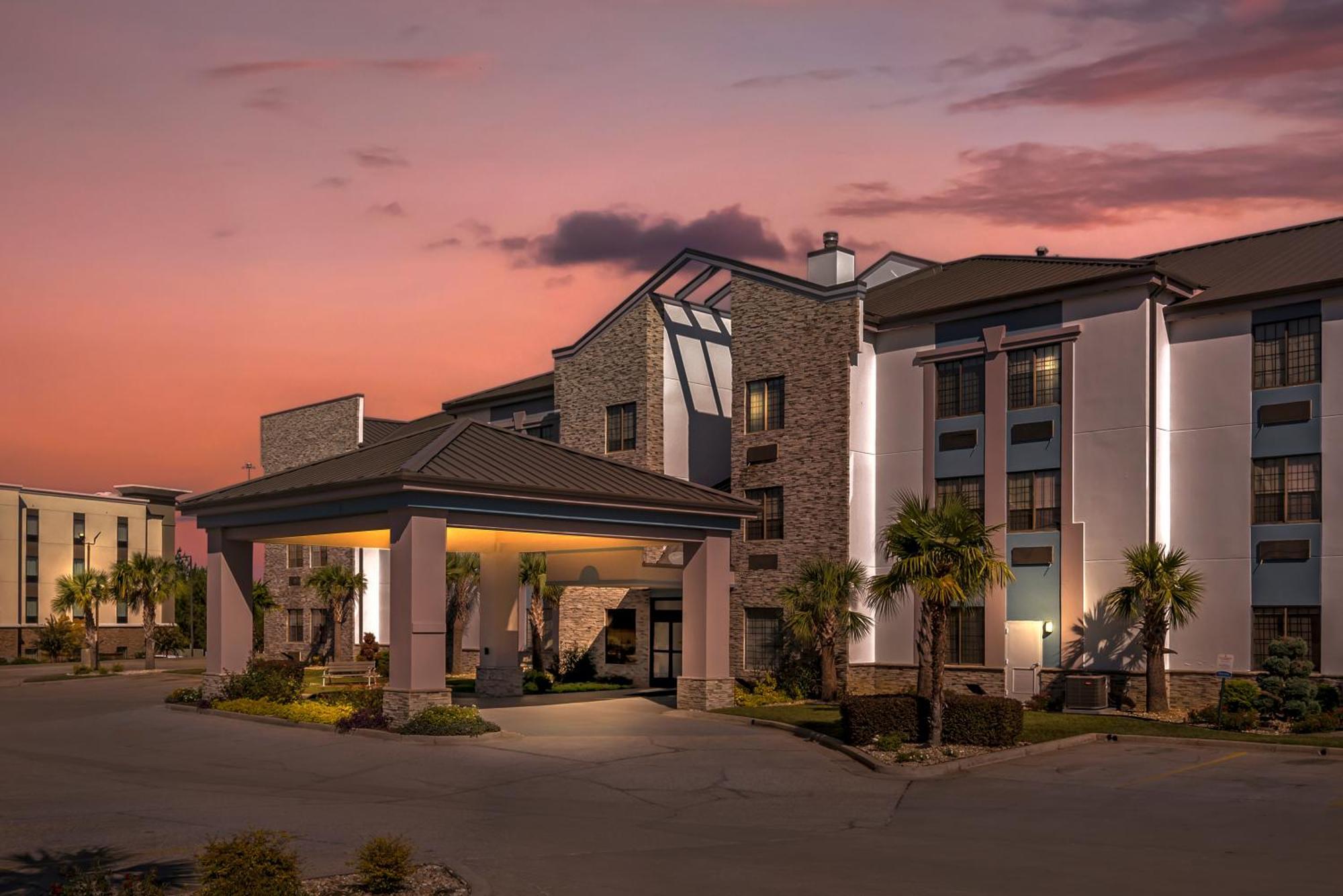 Comfort Suites Hattiesburg Exterior photo