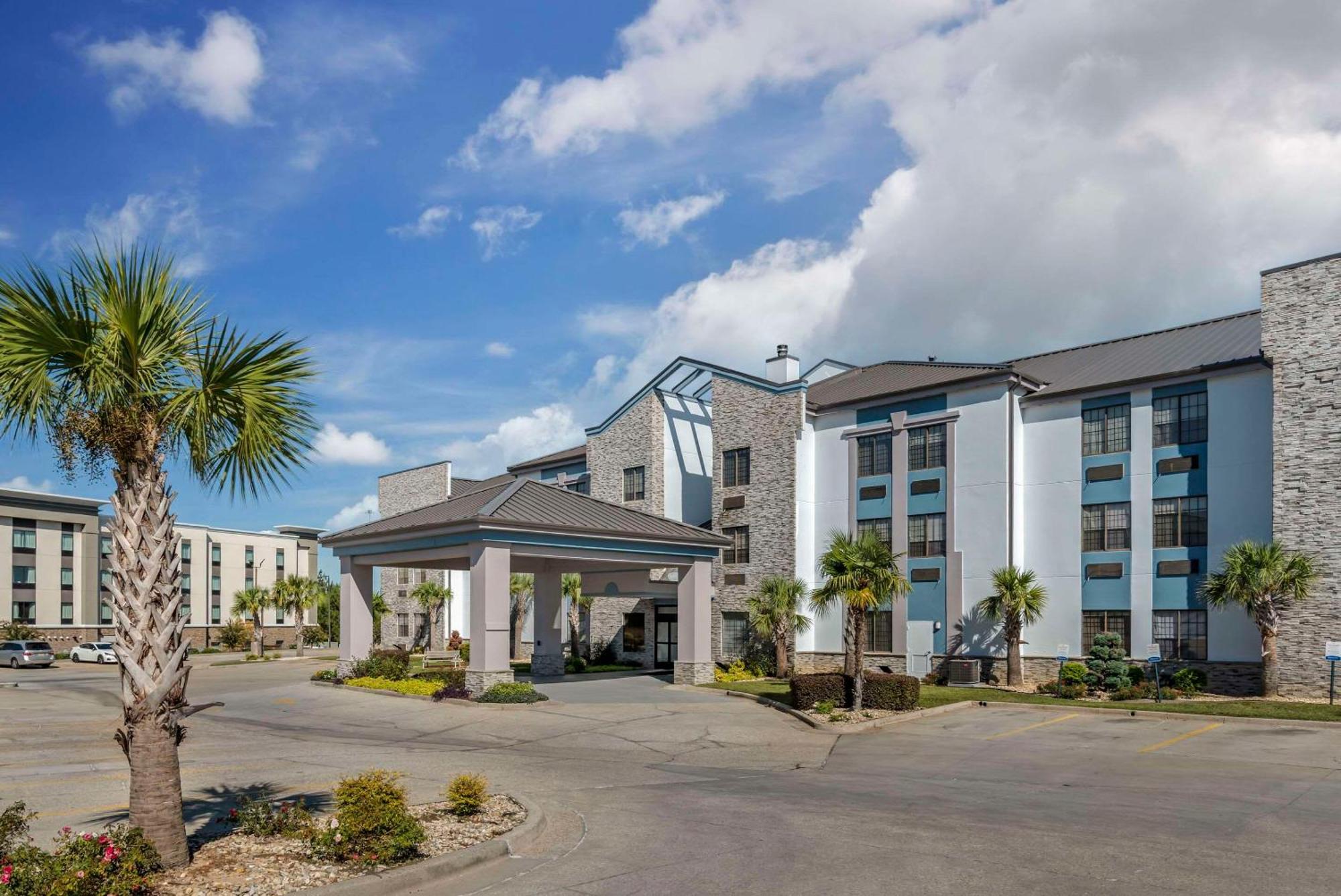 Comfort Suites Hattiesburg Exterior photo